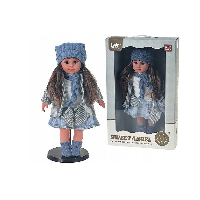  Lalka w czapce i ciepłym ubranku 90373